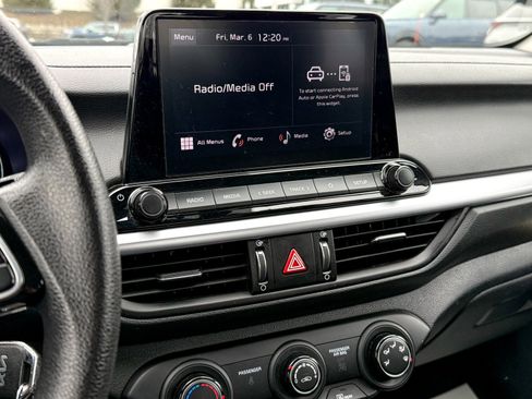 Certified 2023 Kia Forte LXS w/ LXS Technology Package image 18