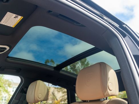 Used 2026 Porsche Macan image 19