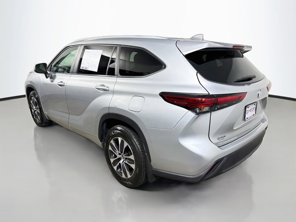 Certified 2023 Toyota Highlander XLE AWD/4WD image 5