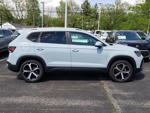 New 2026 Volkswagen Taos SEL AWD/4WD image 2
