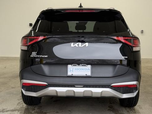 Used 2023 Kia Sportage EX image 6