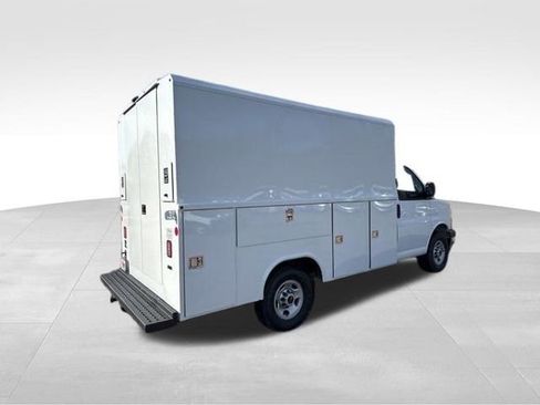 New 2025 GMC Savana 3500 w/ Power Convenience Package image 4