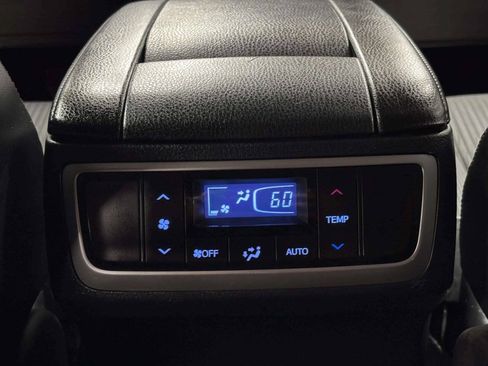 Used 2015 Toyota Highlander Plus AWD/4WD image 26
