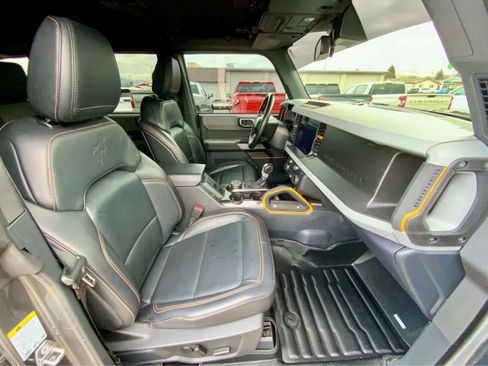Used 2022 Ford Bronco Badlands image 23
