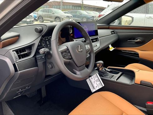 New 2025 Lexus ES 350 image 10