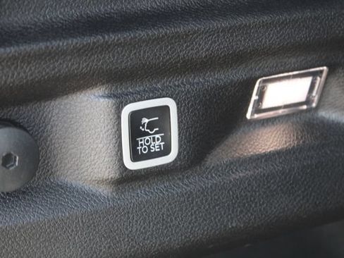 Used 2024 Jeep Grand Cherokee L Altitude AWD/4WD image 46