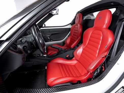 Used 2019 Alfa Romeo 4C Spider RWD image 16