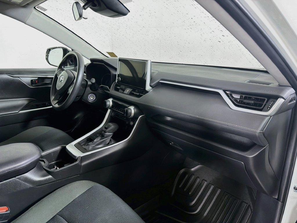 Used 2024 Toyota RAV4 LE FWD image 25