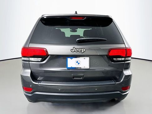 Used 2017 Jeep Grand Cherokee Laredo 75th Anniversary RWD image 6