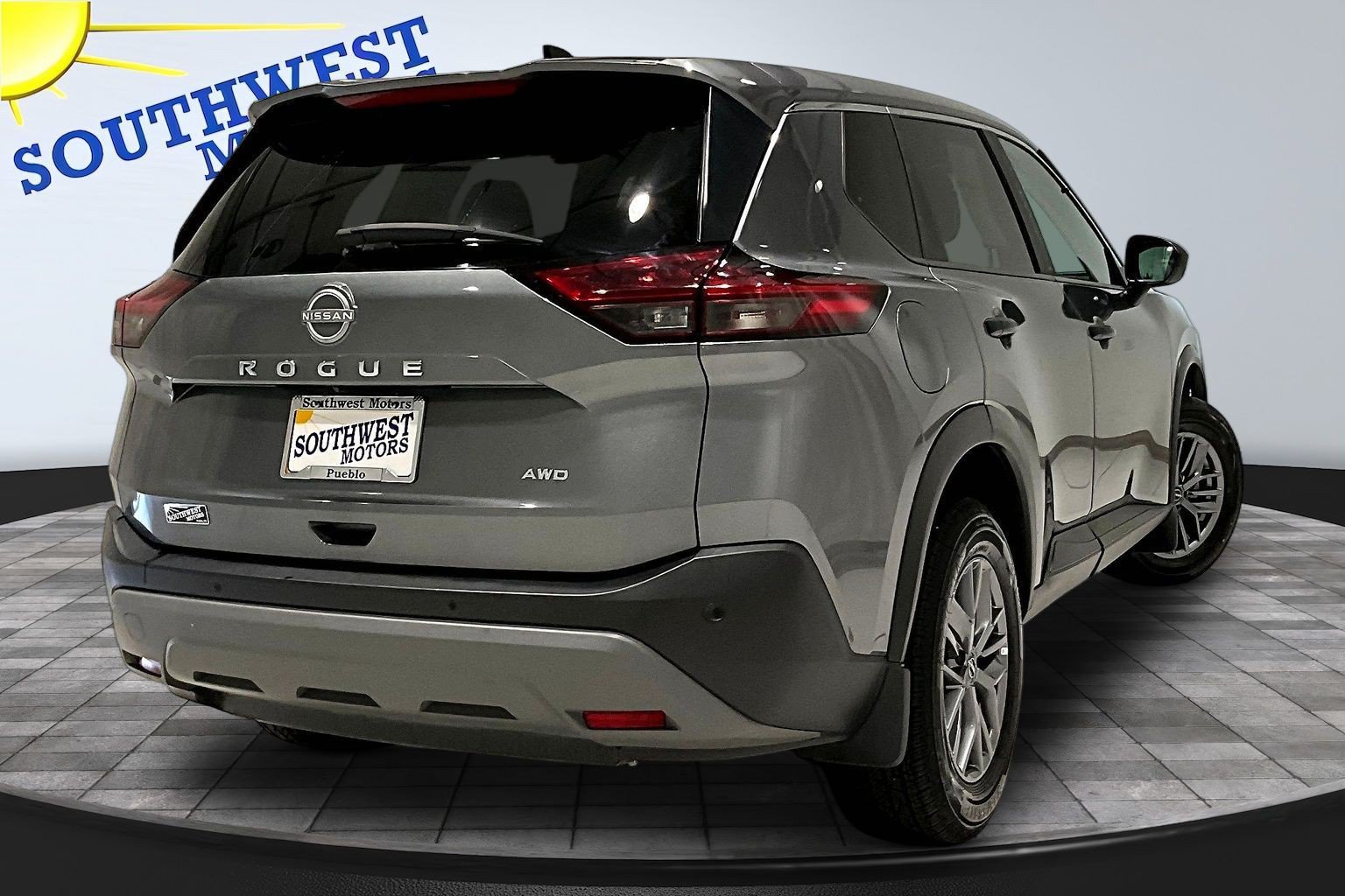Used 2023 Nissan Rogue S AWD/4WD image 7