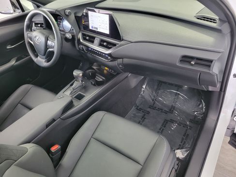 Certified 2024 Lexus UX 250h FWD image 18