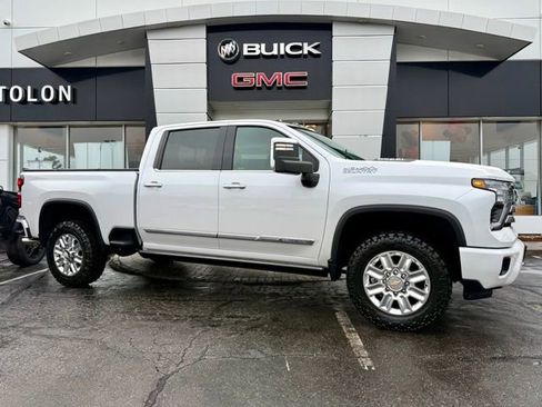 Used 2025 Chevrolet Silverado 2500 High Country w/ Technology Package image 1