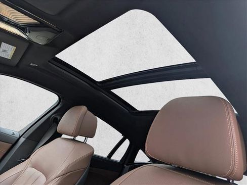 Used 2022 BMW X6 M50i w/ Executive Package image 18