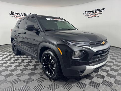 Used 2023 Chevrolet TrailBlazer LT w/ Convenience Package FWD image 5