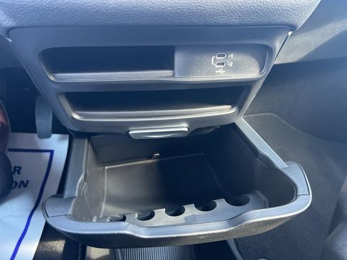 New 2026 Chrysler Pacifica Select image 32