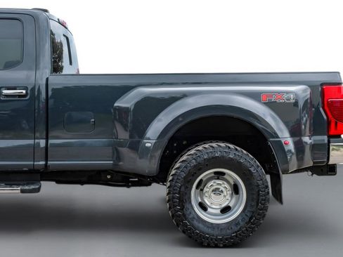 Used 2021 Ford F350 Lariat w/ Lariat Ultimate Package AWD/4WD image 11