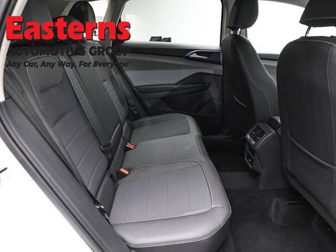 Used 2024 Volkswagen Taos SE FWD image 23