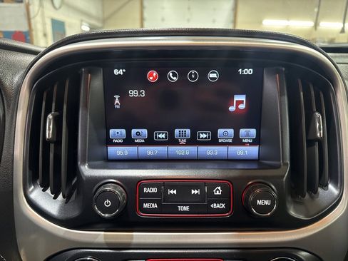 Used 2016 GMC Canyon SLE image 24