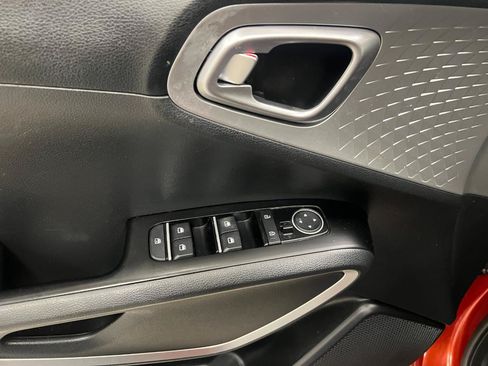 Used 2023 Kia Soul S FWD image 29