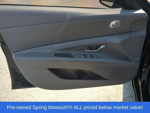 Used 2023 Hyundai Elantra SE FWD image 20
