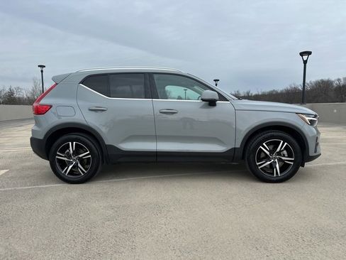 Certified 2025 Volvo XC40 B5 Core image 10