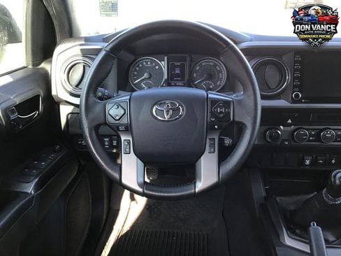 Used 2022 Toyota Tacoma TRD Off-Road image 13