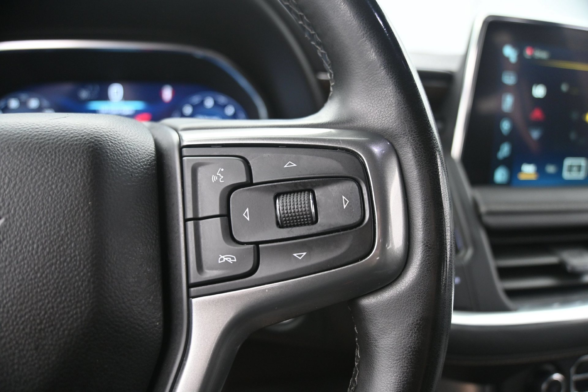 Used 2023 Chevrolet Suburban Premier AWD/4WD image 30