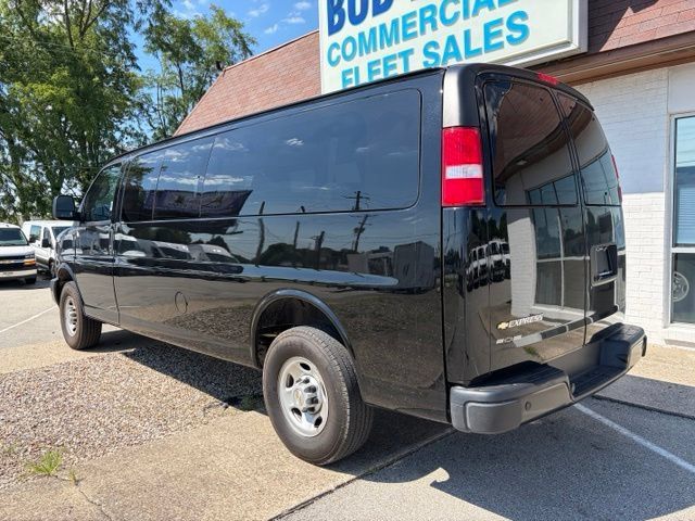 Used 2025 Chevrolet Express 3500 LS RWD image 8