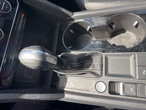 Used 2023 Volkswagen Atlas SE image 23