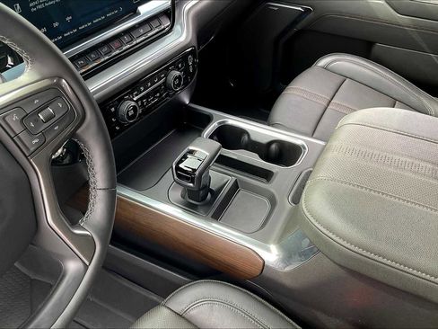 Used 2024 Chevrolet Silverado 1500 High Country w/ High Country Premium Package image 18