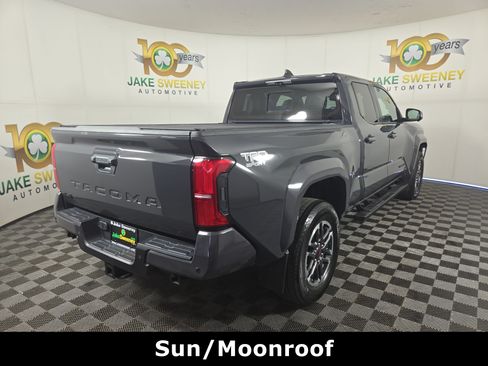 Used 2024 Toyota Tacoma TRD Sport w/ TRD Sport Premium Package AWD/4WD image 9