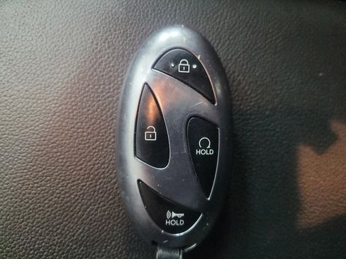 Used 2025 Hyundai Elantra SEL FWD image 32