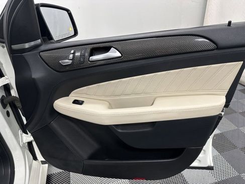 Certified 2019 Mercedes-Benz GLE 43 AMG White image 31