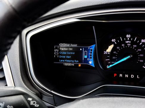 Used 2018 Ford Fusion SE w/ Equipment Group 602A FWD image 29