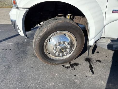 Used 2007 Ford F550 2WD Crew Cab Super Duty image 24