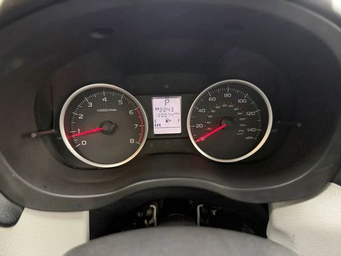 Used 2015 Subaru Forester 2.5i w/ Alloy Wheel Package image 12