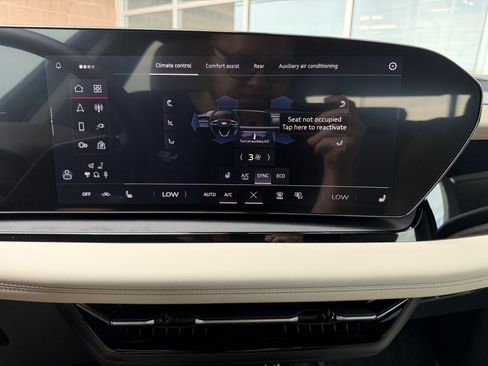Used 2025 Audi Q6 e-tron Premium RWD image 25
