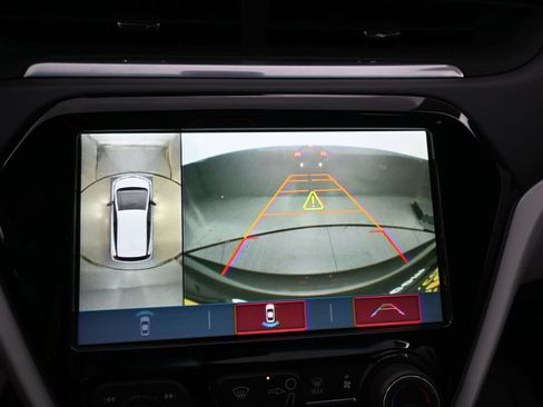 Used 2019 Chevrolet Bolt Premier w/ Infotainment Package FWD image 10
