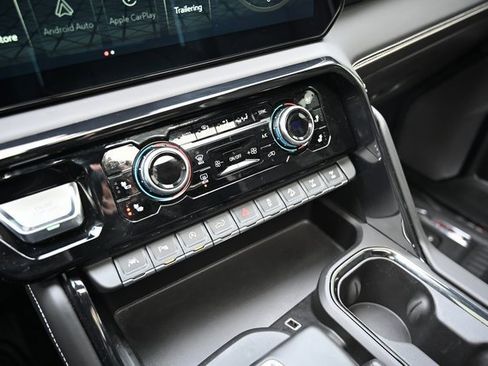 Used 2024 GMC Sierra 1500 AT4X image 22