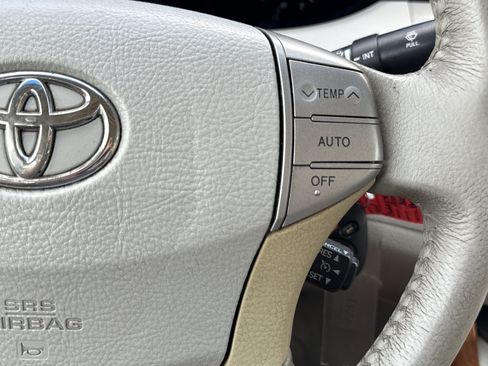 Used 2006 Toyota Avalon XLS FWD image 22