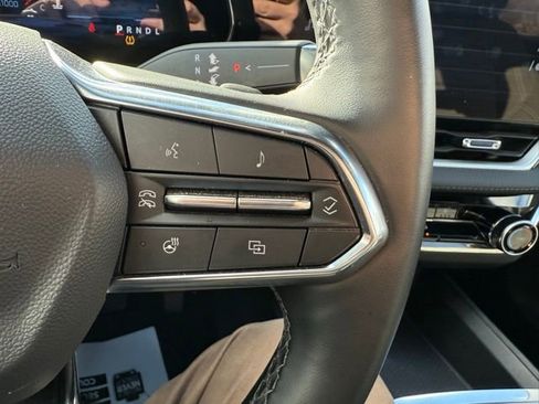 Used 2025 Chevrolet Equinox LT w/ Safety and Technology Package image 20