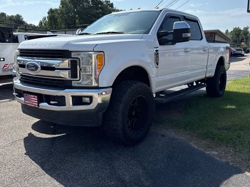 Used 2017 Ford F250 XLT w/ XLT Premium Package AWD/4WD image 2