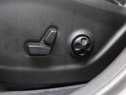 Used 2020 Jeep Cherokee Trailhawk image 19