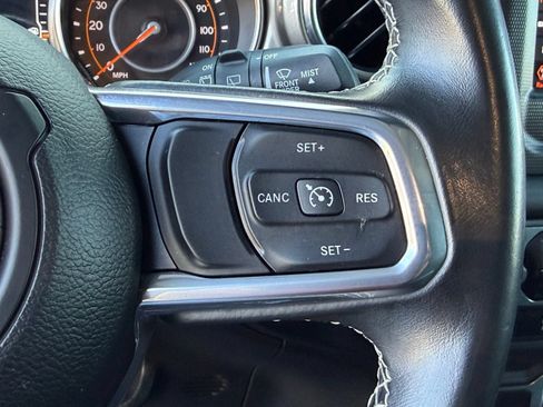 Used 2021 Jeep Wrangler Unlimited Sahara AWD/4WD image 27