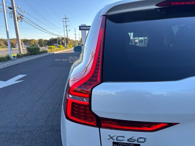 Used 2023 Volvo XC60 B5 Ultimate w/ Climate Package AWD/4WD image 10