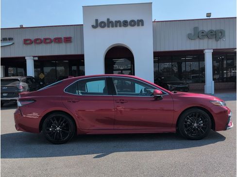 Used 2023 Toyota Camry XSE image 6