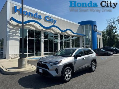 Used 2023 Toyota RAV4 LE AWD/4WD image 1