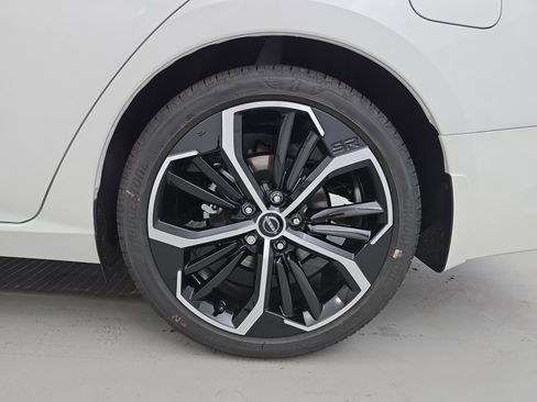 New 2025 Nissan Altima 2.5 SR image 31