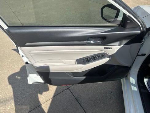 Used 2019 Nissan Altima 2.5 Platinum AWD/4WD image 8