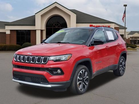 Used 2024 Jeep Compass Limited AWD/4WD image 2